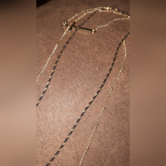 Express cross three layered strand necklace adjustable length - Picture 3 of 10